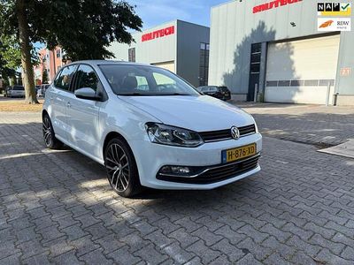 Wit Gebruikt 2016 VW Polo Edition Hatchback | € 4.999 (Eerlijke prijs)
