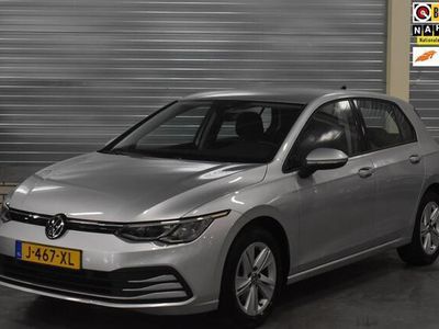 tweedehands VW Golf VIII 1.0 TSI Life + Navigatie|Parkeersensoren|Bluetooth|DAB|Led Verlichting|