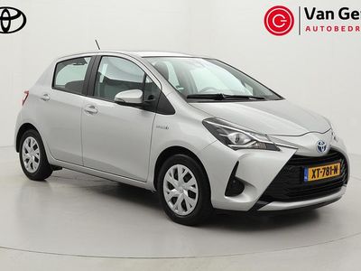 Occasion Toyota Yaris Hybrid Active 101 PK (74 kW) 2019 Grijs Hatchback