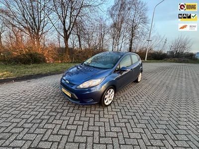 Blauw (metallic) Occasion 2009 Ford Fiesta Trend Hatchback | € 2.395 (Goede deal)