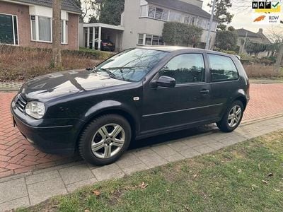 Zwart Occasion 2002 VW Golf IV Hatchback | € 999 (Eerlijke prijs)