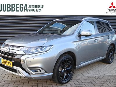 Titanium grey (grijs metallic) Occasion 2020 Mitsubishi Outlander P-HEV Instyle SUV | € 26.895 (Duur)
