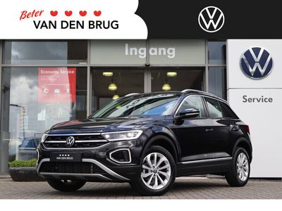 tweedehands VW T-Roc 1.5 TSI 150 pk DSG Style | App Connect | Camera | Climatronic | Keyless | Electrische Klep | 17'' LM | Stoelverwarming |