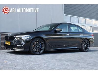 tweedehands BMW 540 5-SERIExDrive 370 pk High Executive M-Pakket M-Performance / NL-auto/ Dealer.ond/ HUD/ Keyless/ Camera/ Harman-Kardon/ Sportstoelen/ Leder/ Xenon-LED/ Schuifdak/ 20 inch lmv