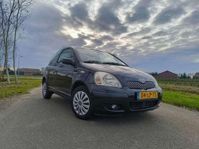 Zwart Gebruikt 2003 Toyota Yaris Luna Hatchback | € 2.850 (Eerlijke prijs)