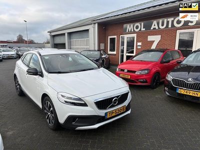Wit Occasion 2018 Volvo V40 Dynamic Hatchback | € 11.450 (Eerlijke prijs)