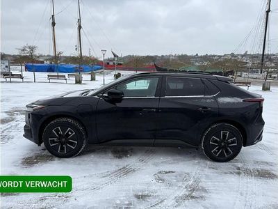 Zwart (metallic) Occasion 2025 Toyota bZ4X Executive SUV | € 45.950 (Iets duurder)