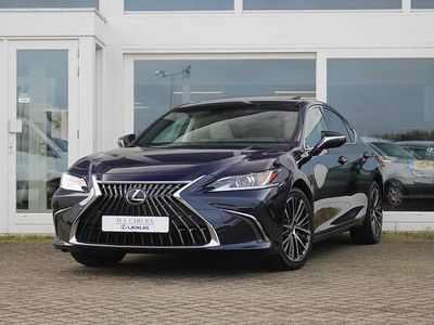 Blauw Occasion 2023 Lexus ES300H Luxury Line Sedan | € 43.440