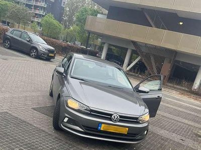 Grijs Occasion 2018 VW Polo Business Hatchback | € 11.500 (Duur)