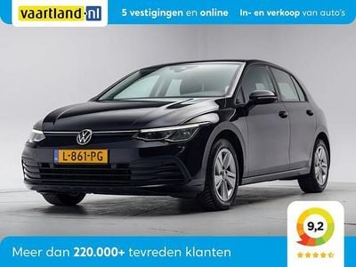 Zwart Gebruikt 2021 VW Golf VIII Life Hatchback | € 18.945 (Eerlijke prijs)
