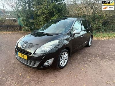 Grijs Gebruikt 2011 Renault Scénic III MPV | € 2.250 (Goede deal)
