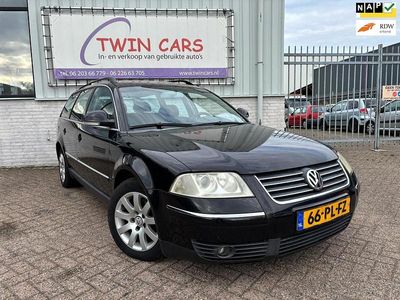 Zwart (metallic) Gebruikt 2004 VW Passat Stationwagen | € 1.950