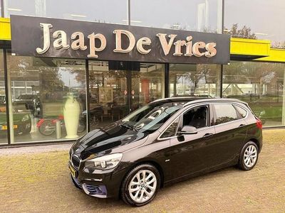 Zwart (metallic) Gebruikt 2016 BMW 218 Sport Line Stationwagen | € 10.950 (Eerlijke prijs)