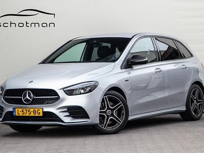 Grijs Occasion 2020 Mercedes B250 AMG MPV | € 27.500 (Eerlijke prijs)