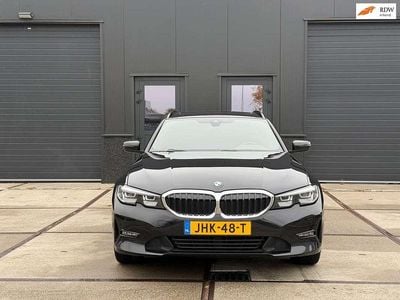 BMW 330e