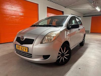 Grijs Occasion 2009 Toyota Yaris Luna Hatchback | € 3.650 (Goede deal)