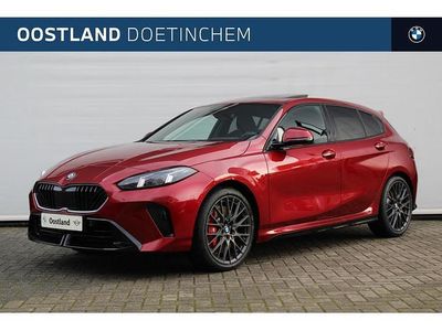 Rood Nieuw 2025 BMW 120 Comfort Edition Hatchback | € 58.199 (Duur)