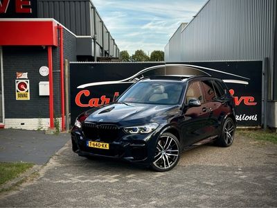 Zwart / carbonschwarz metallic (416) Occasion 2022 BMW X5 M Sport SUV | € 79.950