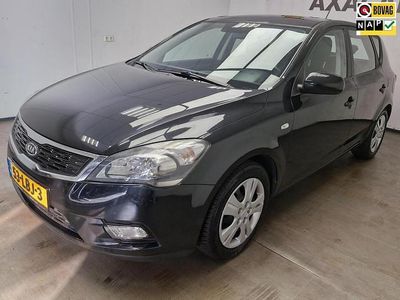 Zwart Gebruikt 2010 Kia Ceed Hatchback | € 3.495 (Eerlijke prijs)