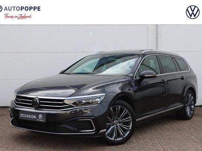 Grijs Gebruikt 2023 VW Passat Business Stationwagen | € 34.750 (Duur)