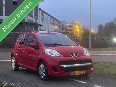 Rood Gebruikt 2011 Peugeot 107 Hatchback | € 2.999 (Eerlijke prijs)