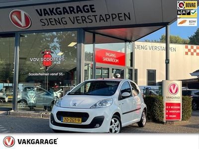 Wit Occasion 2012 Peugeot 107 Sportium Hatchback | € 3.999 (Eerlijke prijs)