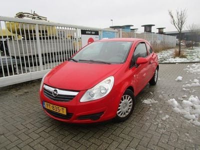 Rood Occasion 2009 Opel Corsa Essentia Hatchback | € 2.250 (Eerlijke prijs)