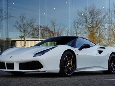 Wit Occasion 2017 Ferrari 488 Coupé | € 239.888 (Goede deal)