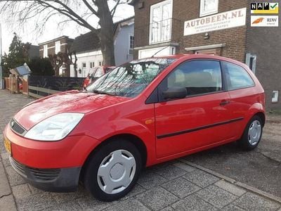 Rood Gebruikt 2003 Ford Fiesta Celebration Hatchback | € 750 (Goede deal)