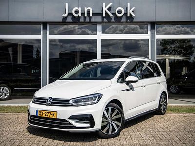 Wit Occasion 2019 VW Touran Highline MPV | € 29.900 (Duur)