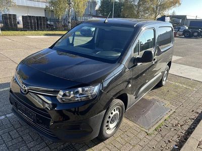 Zwart (metallic) Gebruikt 2020 Toyota Proace City City MPV | € 12.250 (Eerlijke prijs)