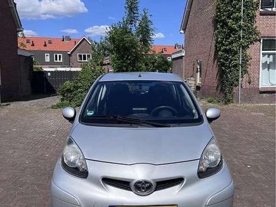 Grijs Gebruikt 2009 Toyota Aygo Comfort Hatchback | € 2.000 (Goede deal)