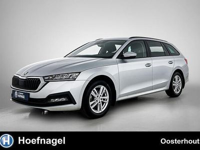 Grijs (metallic) Gebruikt 2020 Skoda Octavia Ambition Stationwagen | € 19.450 (Eerlijke prijs)