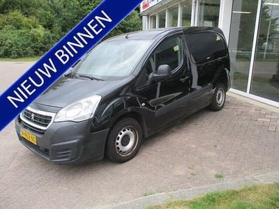 Zwart Occasion 2018 Peugeot Partner MPV | € 4.760 (Duur)