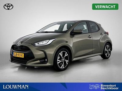 Groen metallic Gebruikt 2024 Toyota Yaris Edition Hatchback | € 23.950 (Eerlijke prijs)