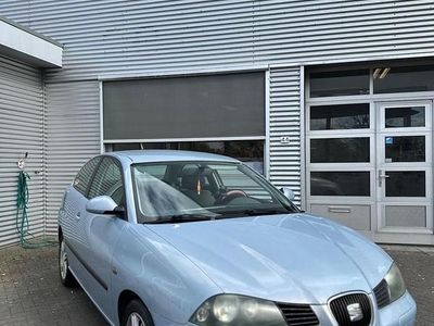 Blauw (metallic) Gebruikt 2002 Seat Ibiza Hatchback | € 890 (Duur)