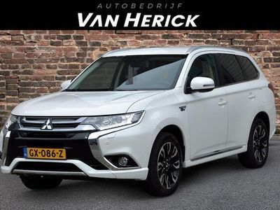 tweedehands Mitsubishi Outlander 2.0 PHEV Executive Edition Automaat | Navi | Camer