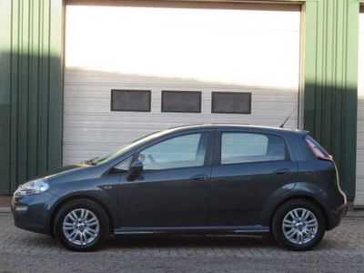 Grijs Gebruikt 2014 Fiat Punto Street Hatchback | € 5.950 (Duur)