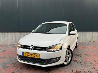 Wit Gebruikt 2013 VW Polo Highline Hatchback | € 5.399 (Eerlijke prijs)