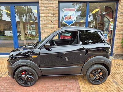 Zwart Nieuw 2025 Ligier Myli Hatchback | € 18.995