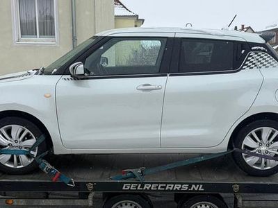 Wit (metallic) Occasion 2018 Suzuki Swift Comfort Hatchback | € 11.750 (Goede deal)