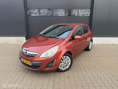 Rood Occasion 2011 Opel Corsa Cosmo Hatchback | € 5.495 (Iets duurder)
