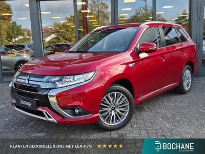 Rood Occasion 2020 Mitsubishi Outlander P-HEV Intense SUV | € 23.045 (Eerlijke prijs)