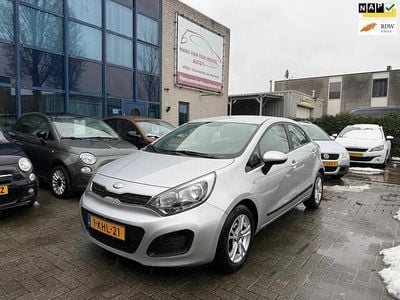 Grijs Gebruikt 2013 Kia Rio Comfort Hatchback | € 4.250 (Super prijs)
