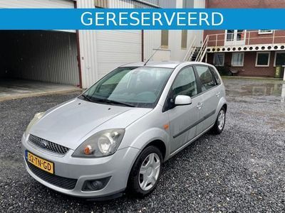 Grijs Gebruikt 2006 Ford Fiesta Ghia Hatchback | € 4.995