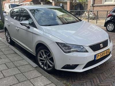 Wit Gebruikt 2013 Seat Leon Style Stationwagen | € 65.000
