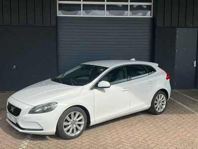 tweedehands Volvo V40 1.6 D2 XENON-LEDER-NAVI-SHZ-AHK-CAM