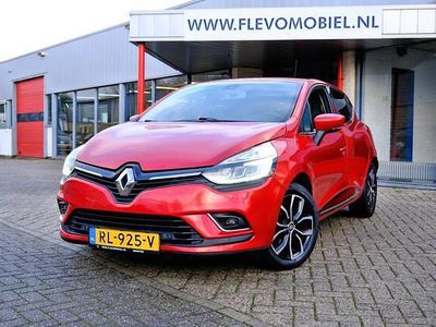 Rood Occasion 2018 Renault Clio IV Intens Hatchback | € 9.250 (Eerlijke prijs)