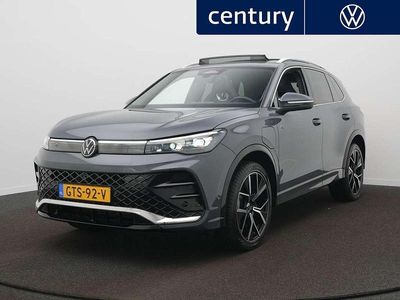 Grijs Occasion 2025 VW Tiguan R-line Edition SUV | € 49.900 (Eerlijke prijs)