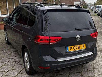 Blauw Gebruikt 2017 VW Touran Comfortline MPV | € 10.750